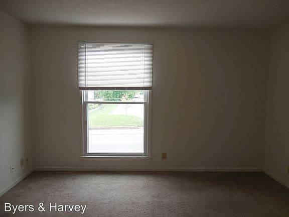 5th image of 526 Main St APT 10
