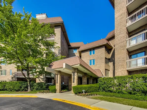 1220 Rudolph Rd APT 3A, Northbrook, IL 60062