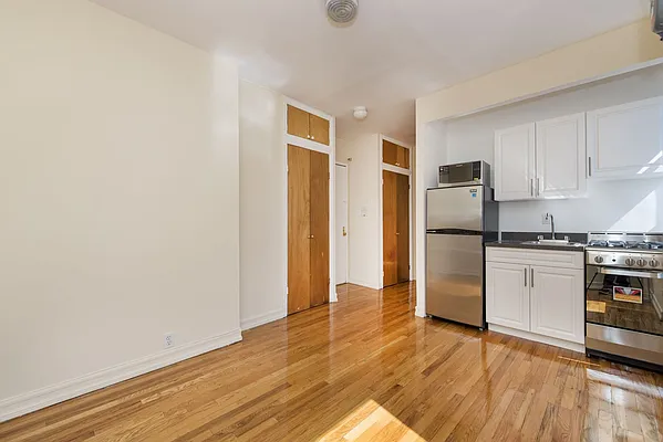 Rented by Bold New York | media 3