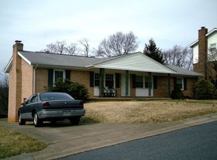 1411 Pleasant View St, Staunton, VA 24401