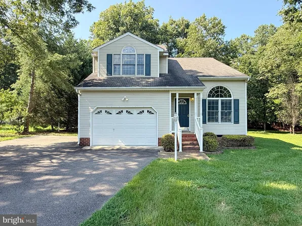 304 Thornhill Dr, Chester, VA 23836