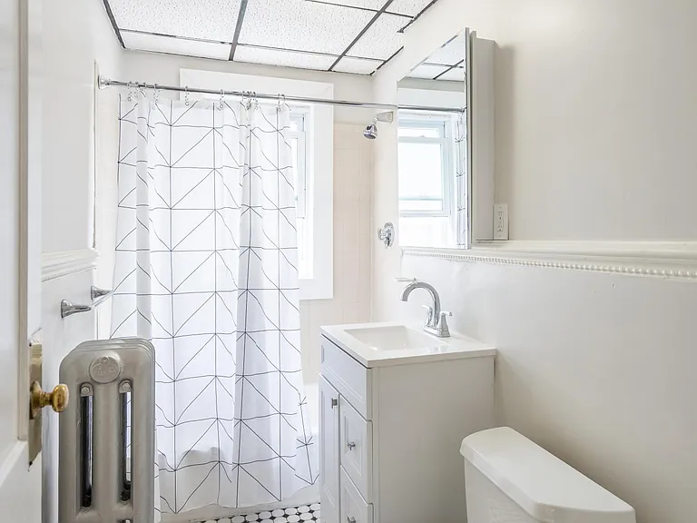 39 Perry St #3 — Photo 7