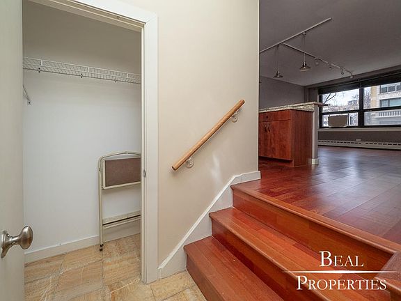 5th image of 445 W Wellington Ave APT 2G