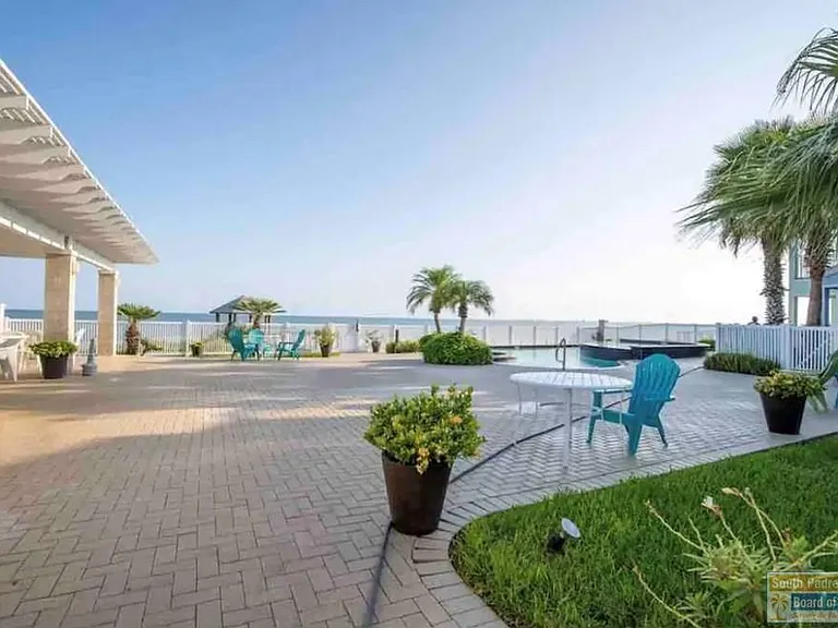 219 Las Joyas Blvd — Photo 35