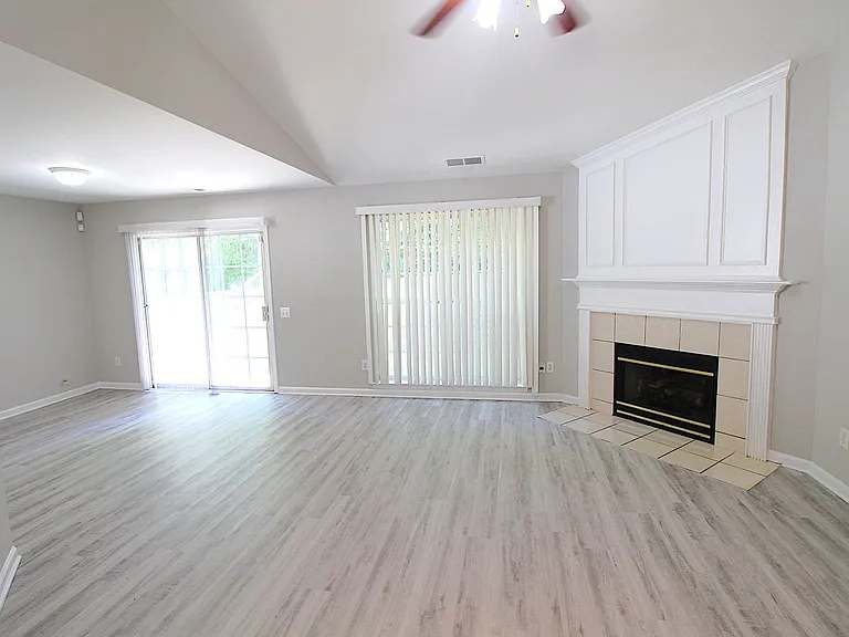 1416 Rumstone Ln — Photo 4