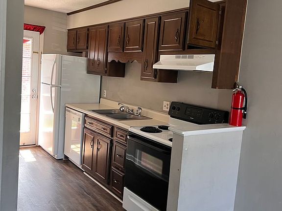 2nd image of 230 Lanier Dr #225