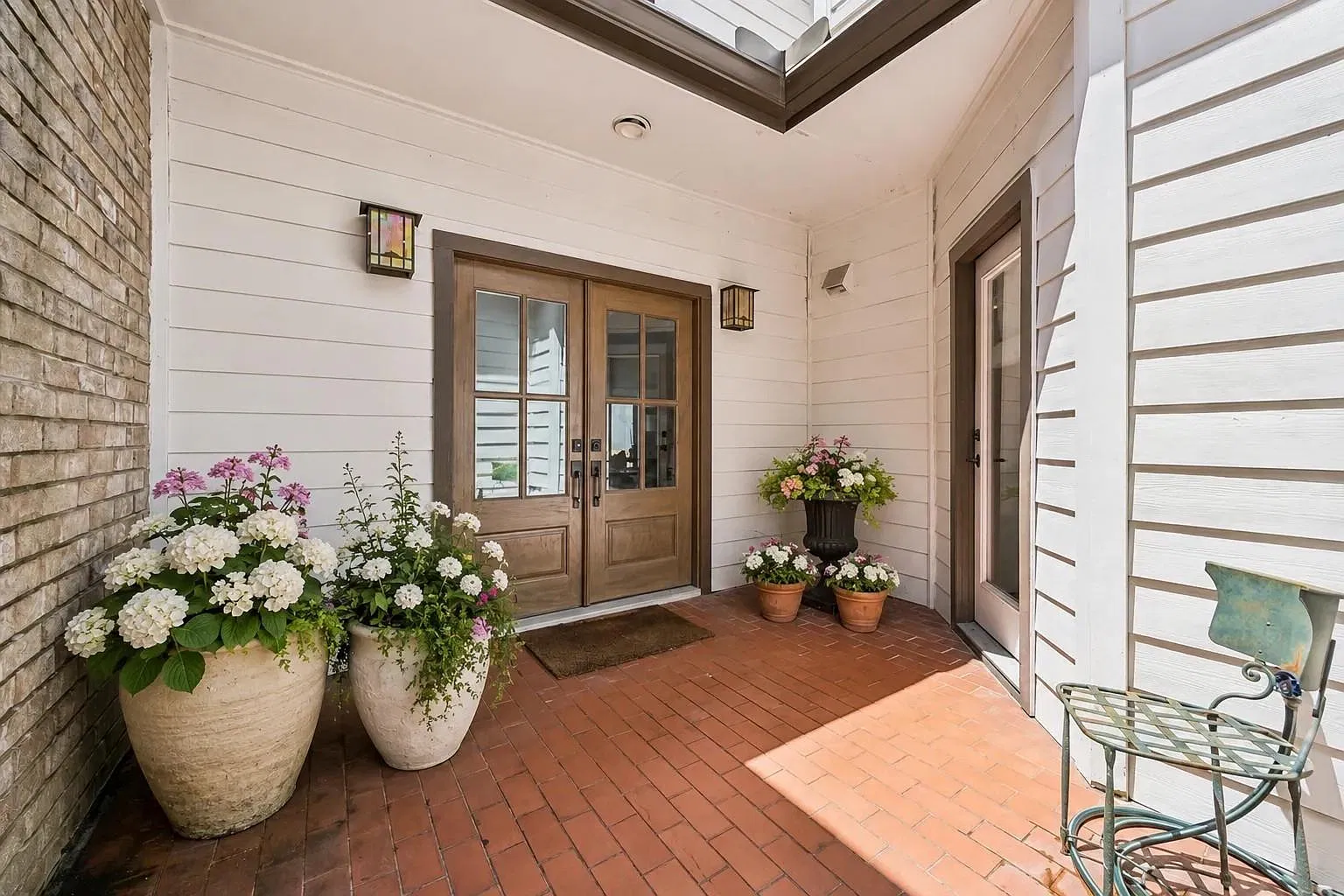 2 bed, 2.5 bath, 2093 sqft, $2,250 — Photo 4