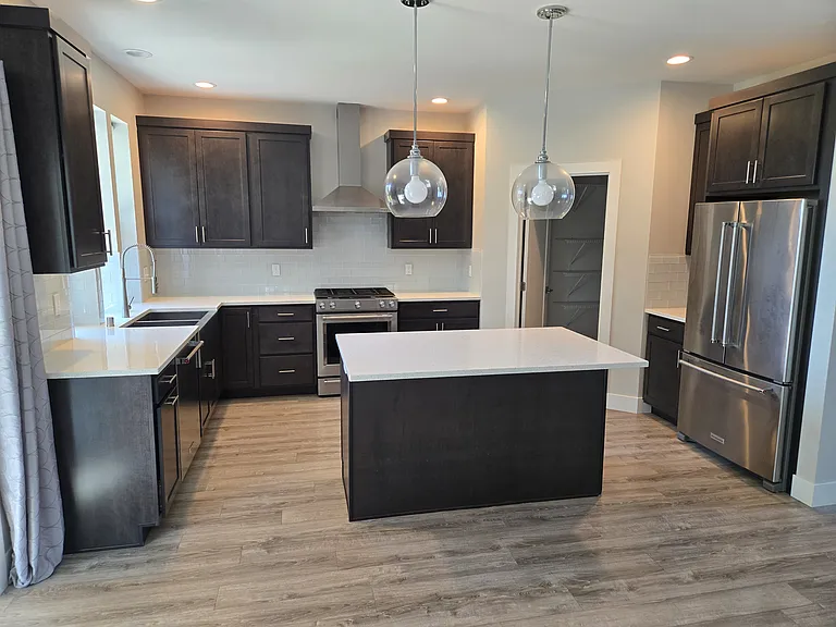 1410 Foxtail St — Photo 14