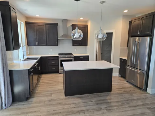 1410 Foxtail St Photo 1