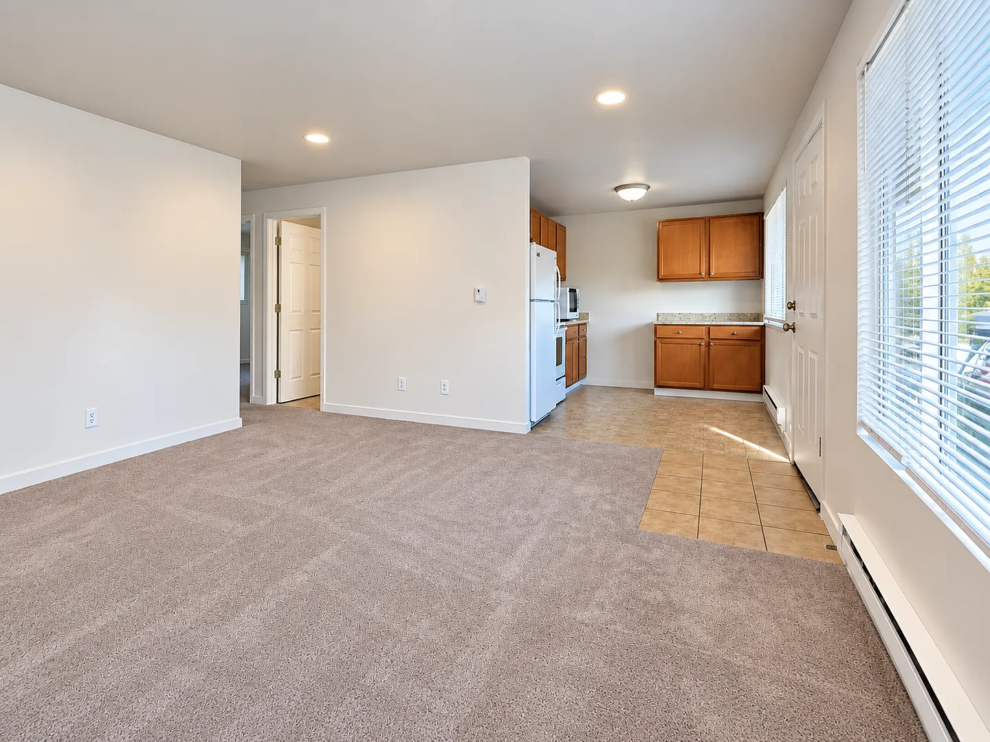 Royal Terrace Apartments — Photo 1