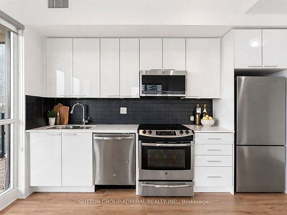 2nd image of 10 Park Lawn Rd #625