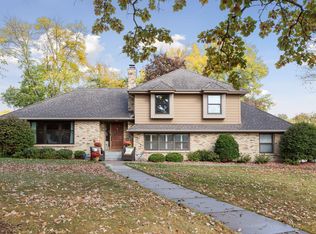 7404 Hyde Park Cir, Edina, MN 55439