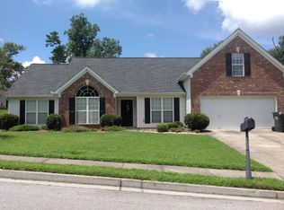 1318 Barrett Bluff Dr, Lawrenceville, GA 30045