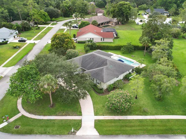 148 Scarborough Ter, Wellington, FL 33414