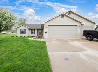 1751 Jaimee Dr, Omro, WI 54963