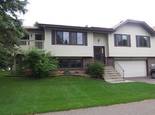 897 Lawnview Ave, Shoreview, MN 55126