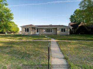 1522 W 1st St, Grand Island, NE 68801