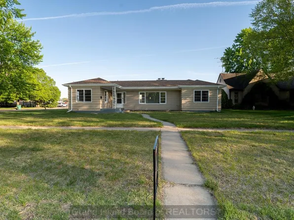 1522 W 1st St, Grand Island, NE 68801