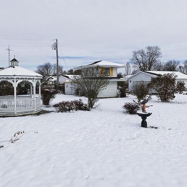 2nd image of 802 Dearbaugh Ave