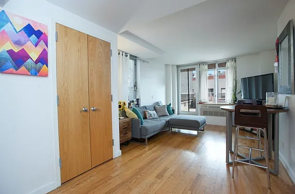 Rented by REAL New York | media 24