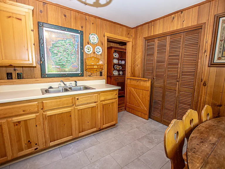 1680 Pine Ave — Photo 5