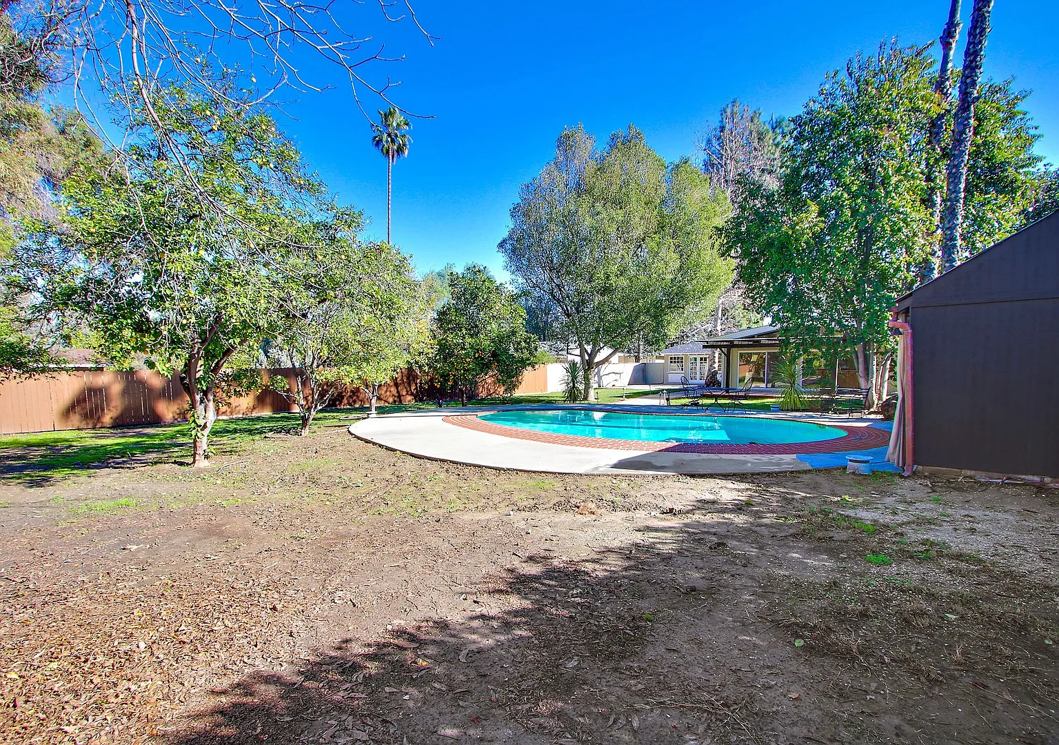 Entertainer's Delight! Gated Estate In Sought After College Acres! — Photo 2