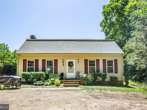 209 Sanford Dr, Fredericksburg, VA 22406