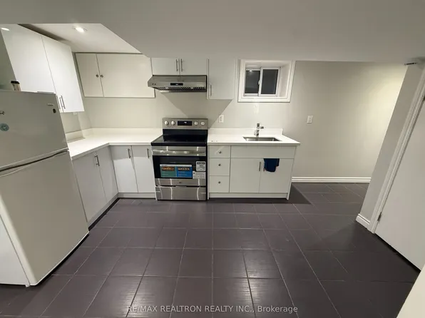 401 Crawford St #Basement, Toronto, ON M6J 2W1