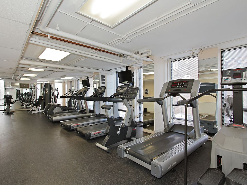 2nd image of 1660 N La Salle St #1106