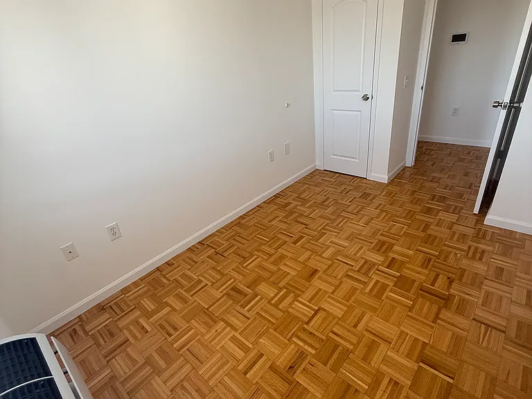 31-04 21st St #12 — Photo 9