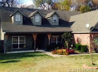 8005 Cottonwood Ave, Claremore, OK 74019