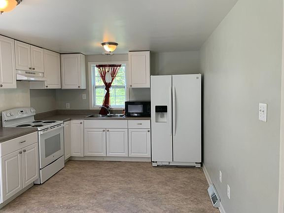 4th image of 220 Clay St