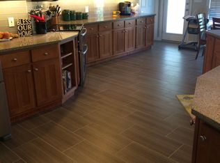 910 Peregrine Dr, Columbus, IN 47203