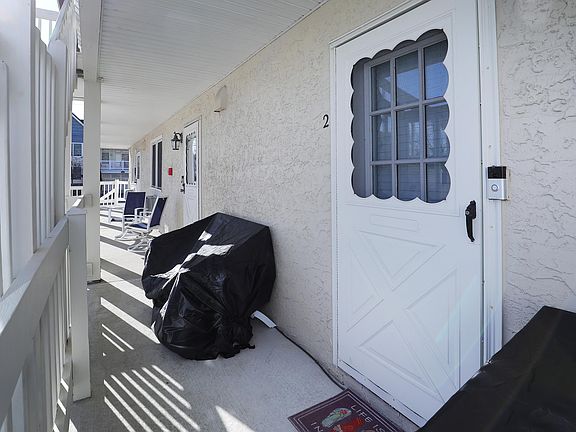 4th image of 5500 Park Blvd #2