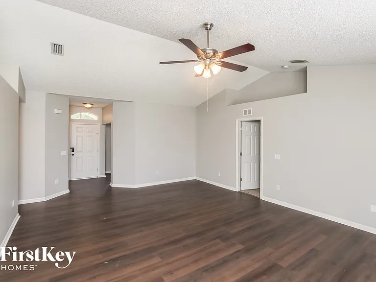 826 Tedder Rd SE — Photo 3
