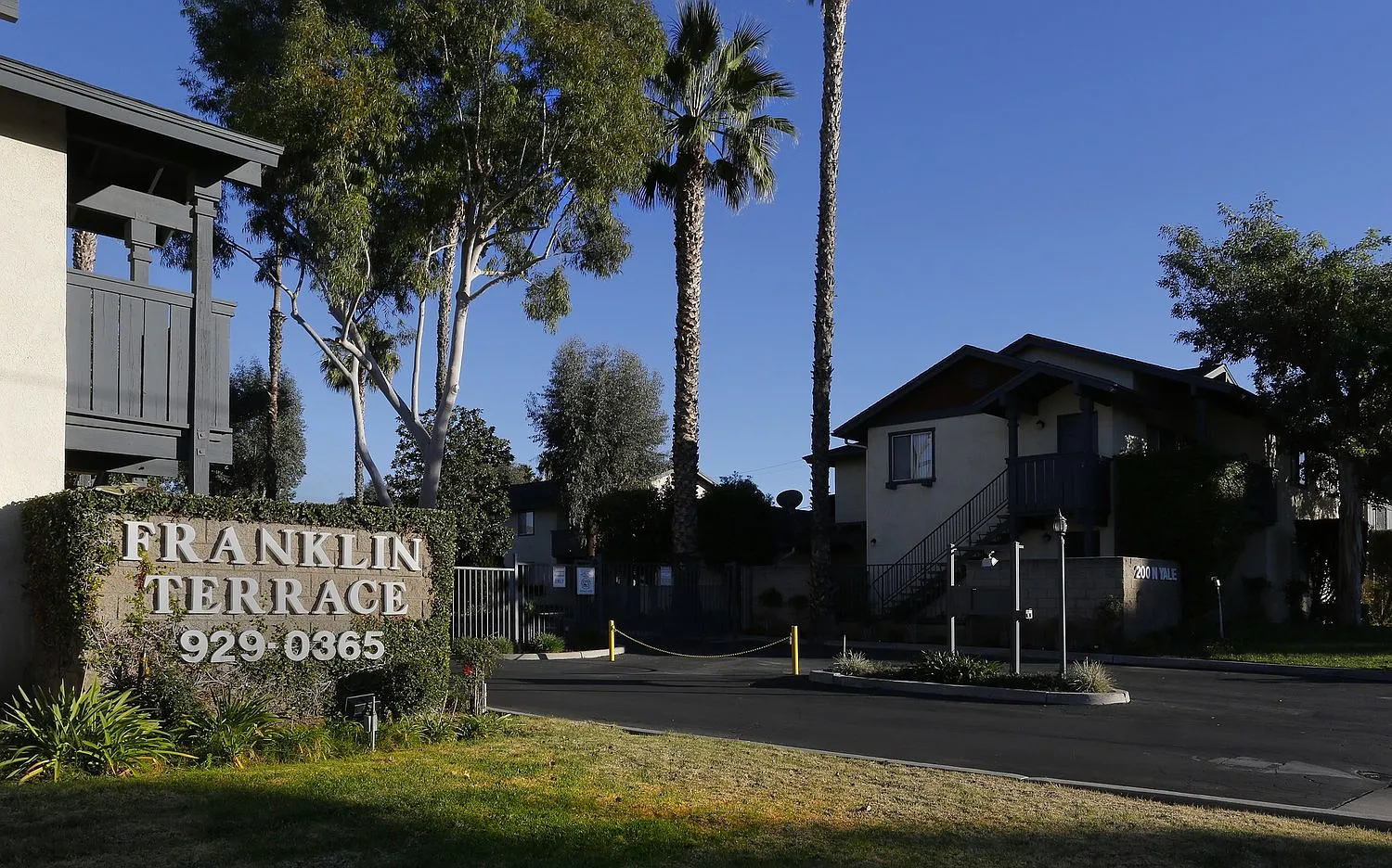 Franklin Terrace Apartments — Photo 2