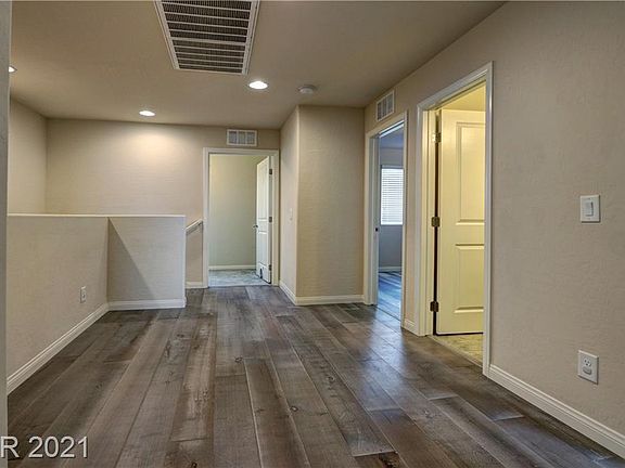 4th image of 92 Marco Island St