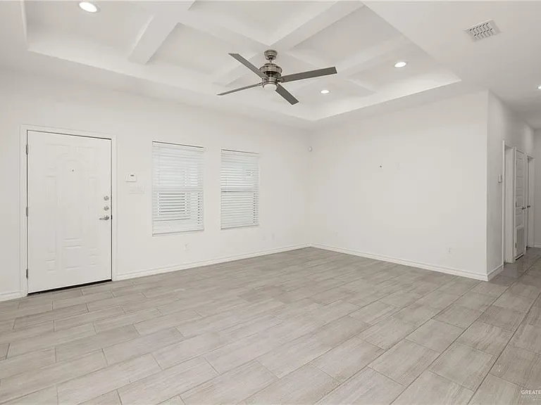913 W Kohala Ave #3 — Photo 2