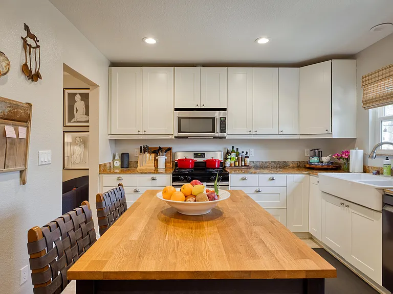 2180 Shurtleff Ave — Photo 9