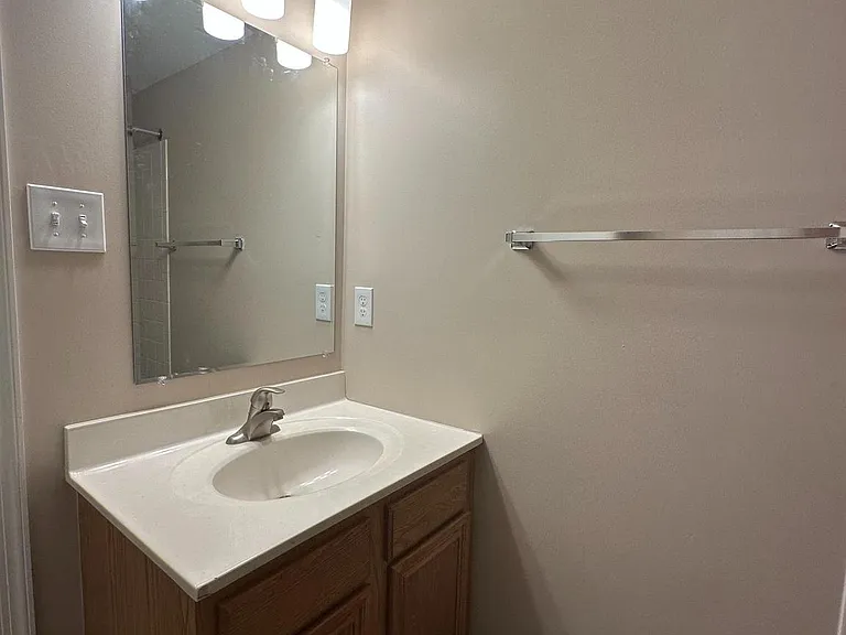 2120 N Tazewell Ct — Photo 26