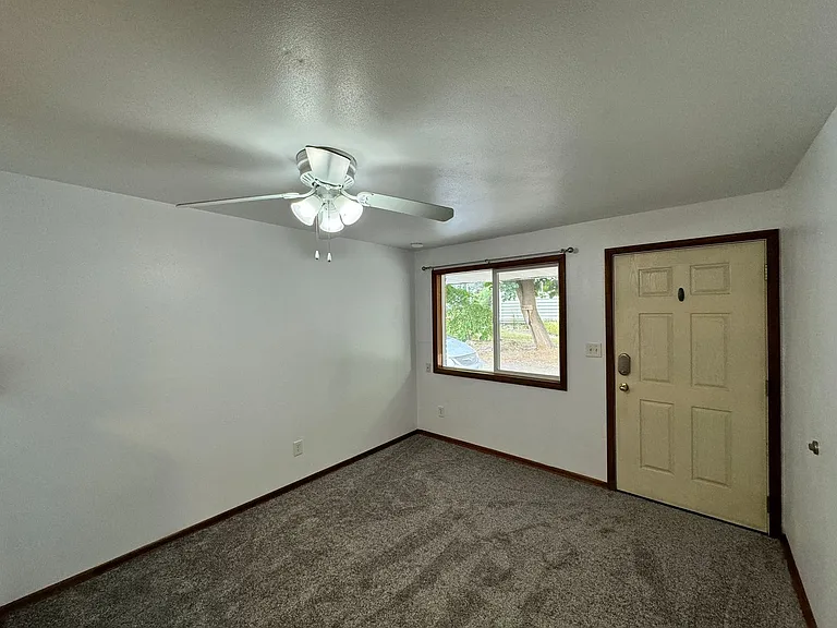 607 C Street in Cheney Near EWU Campus! — Photo 18