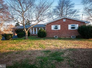 14105 Lakeview Dr, Gainesville, VA