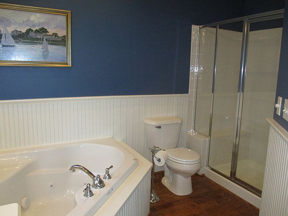 4th image of 3864 Chatham Ln