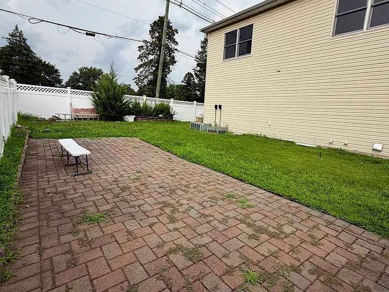 65 Linden St #2 — Photo 19