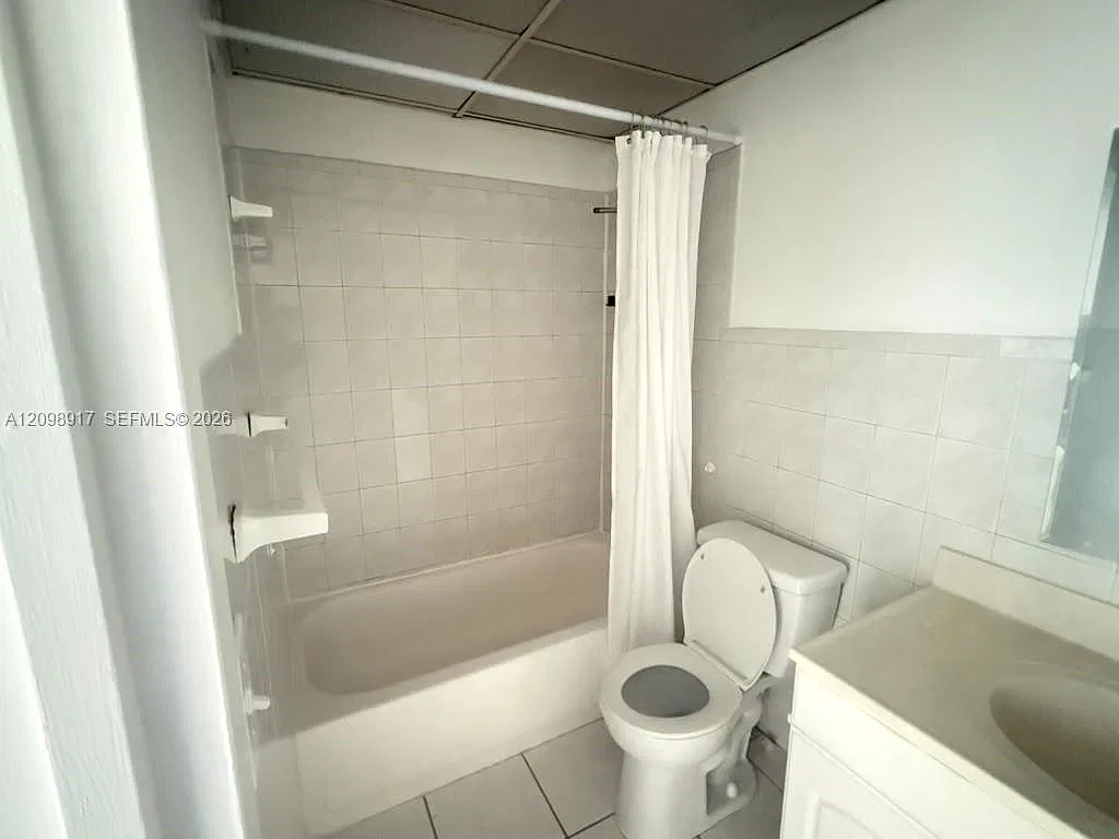 17560 Atlantic Blvd — Photo 4