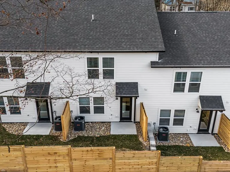 126 Shipman Dr NE — Photo 18