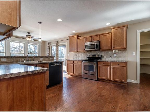 5th image of 3204 Granite Creek Dr