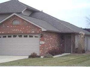 303 Deer Trail Ln, Schererville, IN 46375