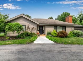 884 N Forest Rd, Buffalo, NY 14221