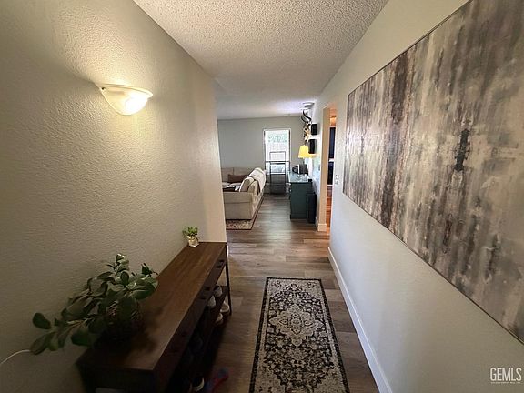 4th image of 3215 Miramonte Ave